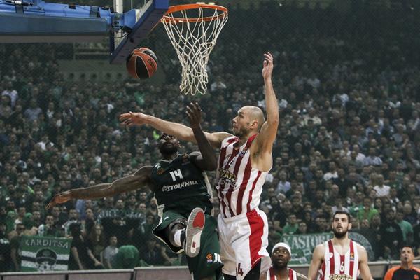 BREJK U ATINI: Olimpijakos poveo u finalnoj seriji! (FOTO) (VIDEO)