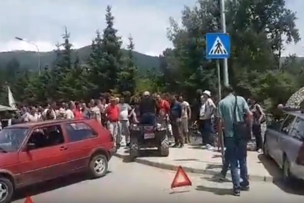 DRAMA U PRIJEPOLjU: Odbornik motorom krenuo na malinare, izbio PRAVI OKRŠAJ! (VIDEO)