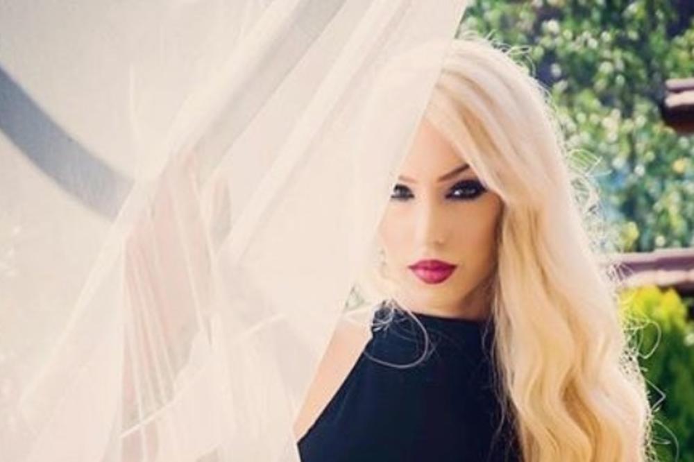 HOĆU DA OSTAVIM PEČAT BEZ OBZIRA KO SU MI RODITELJI: Ćerka Lee Kiš počinje da se bavi voditeljskim poslom, evo gde će raditi od SEPTEMBRA