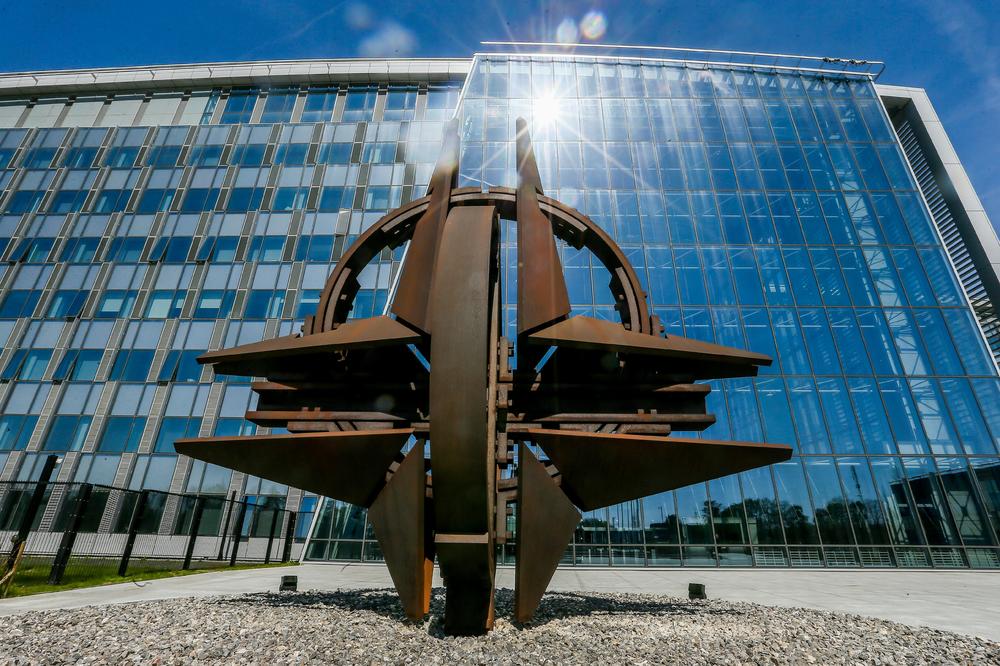 NATO SMELO HUŠKA EVROPU PROTIV RUSIJE: Vrlo lukava OPASKA