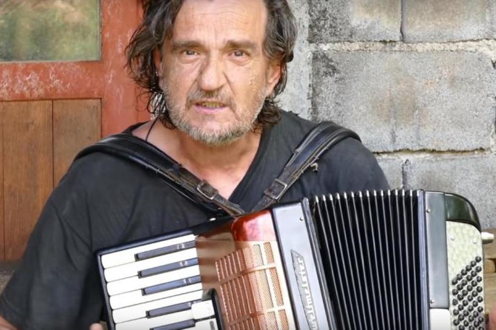 Genijalni Bosanac prvo od mešalice napravio veš mašinu, a onda je od jedne harmonike izumeo ČUDO! (VIDEO)