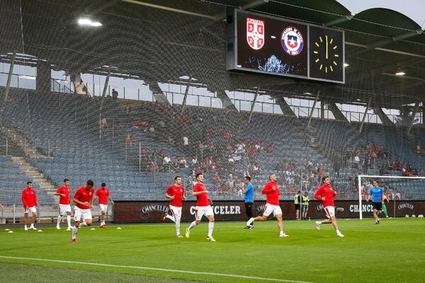 PROZIVKA ZA REPREZENTATIVCE ZBOG GREHA IZ PROŠLOSTI: Navijači u Austriji nisu zaboravili ružno ponašanje srpskih fudbalera! ! (FOTO)