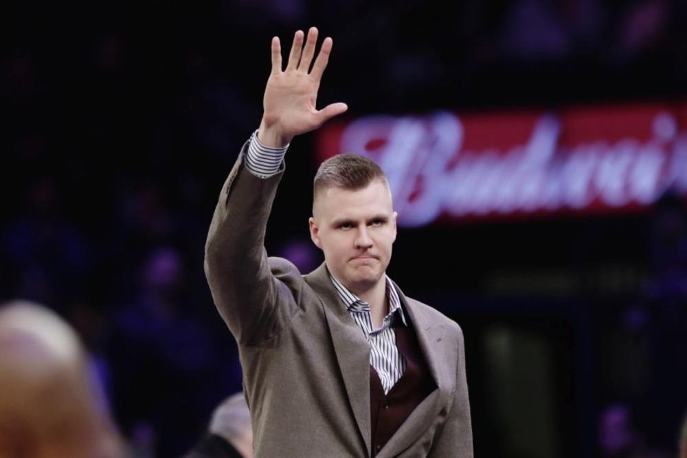 OVAJ DEČKO UBIJA: Kristaps Porzingis oduševljen igračem koga se Zvezda odrekla posle samo nekoliko meseci! (FOTO)