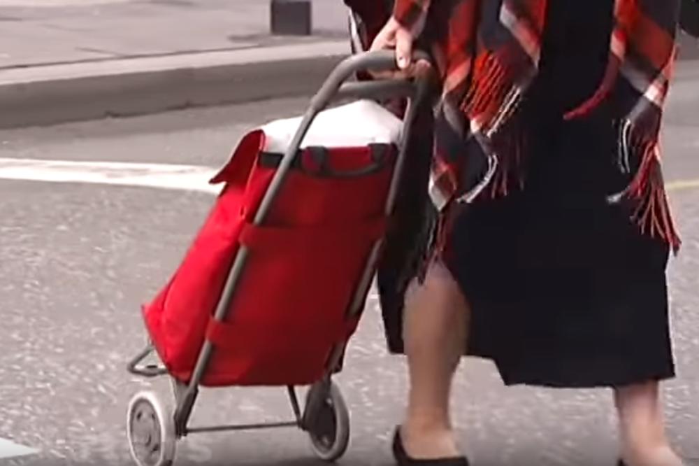 OD NOVE GODINE PLASTIČNIH KESA VIŠE NEMA: Stručnjaci tvrde da BIORAZGRADIVE uopšte NE POSTOJE!