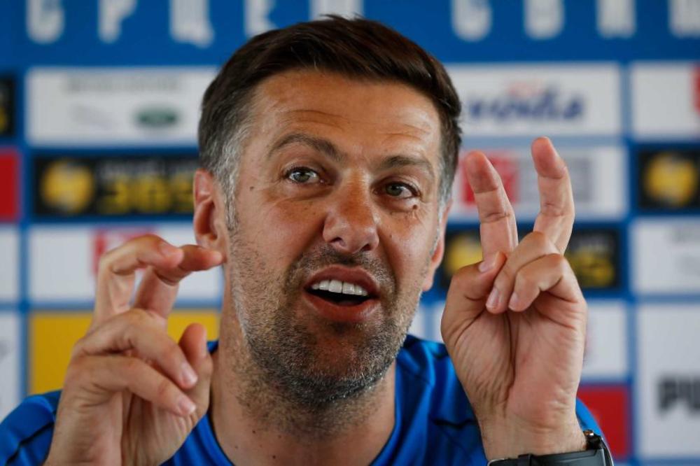 Krstajić otvorio bolne teme s novinarima: Možda ste i vi krivi! Nemojmo da Stojkoviću vičemo Mustafa! Ja sam skinuo Banetu traku i dao je Kolarovu! (FOTO)