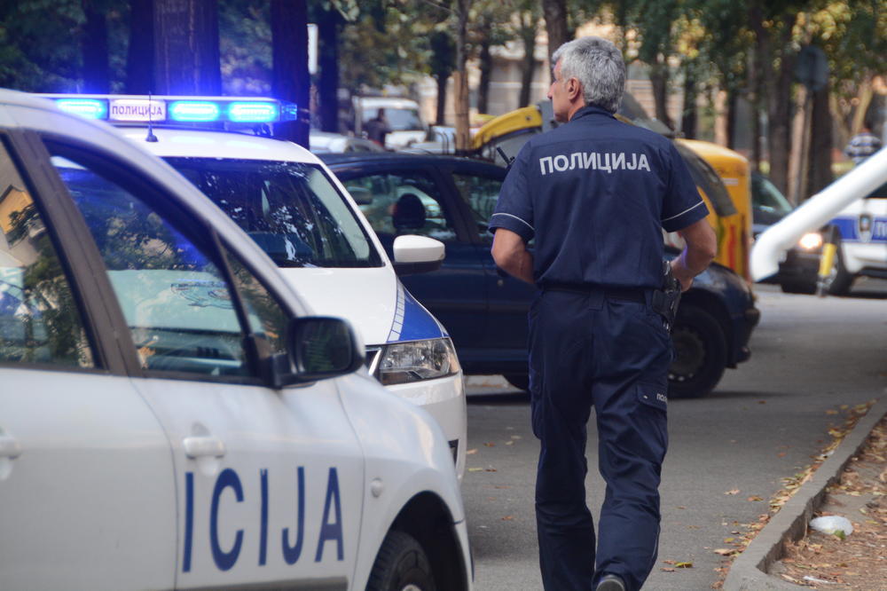 POLICIJA BLOKIRALA ČITAV GRAD: Ukradeno 18 miliona dinara u Leposaviću!