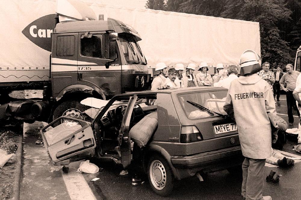 DAN ZBOG KOG PLAČE KOŠARKAŠKI SVET: Jurili su 160 km/h, ovo su svi detalji pogibije legendarnog Dražena Petrovića!