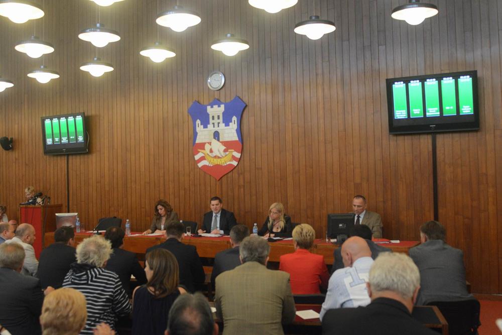 Nikola Nikodijević presedava sednicom 