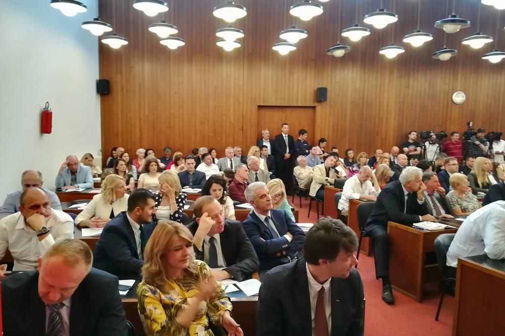 RADOJIČIĆ O PLANOVIMA, A OPOZICIJA SE SMEJE: Ovo je ispiranje mozga, Vesić više priča o planovima, kao da će on biti gradonačelnik (VIDEO)