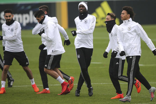 PANCERI U PROBLEMIMA DO GUŠE: Na sva nedaća, sada ostaju i bez jednog od glavnih igrača za Mundijal!