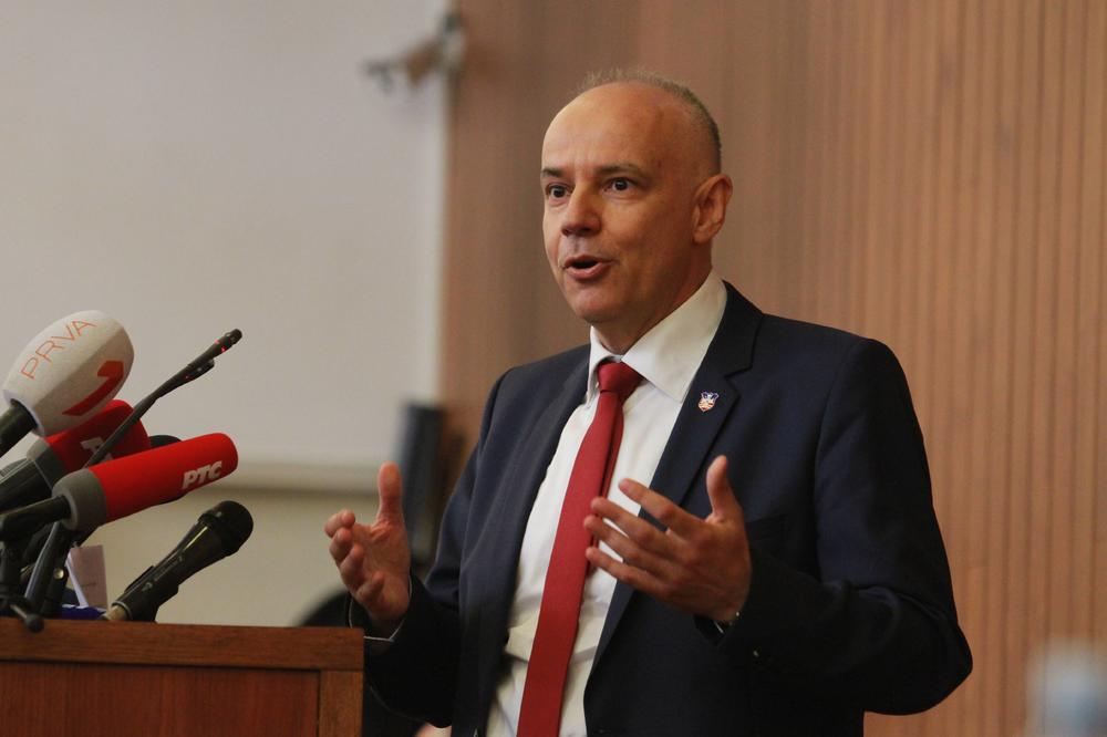 NA SVAKO POSEČENO STABLO ĆEMO ZASADITI VIŠE NOVIH: Zoran Radojičić se oglasio posle kritika zbog gondole!