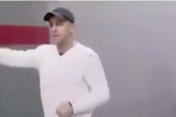 JEDAN OD RETKIH SNIMAKA SKIDANJA VLAŠKE MAGIJE U SAMO 17 POTEZA: Pogledajte Ivana Gavrilovića kako pleše i oslobodite se zlih sila (VIDEO)