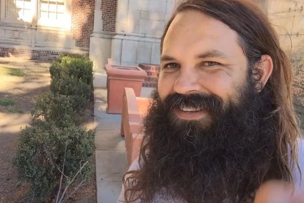 NEVEROVATNA IDEJA ZA BIZNIS: Zarađuje VIŠE od 3.000 dinara NA SAT, a nećete verovati čime se bavi! (VIDEO)