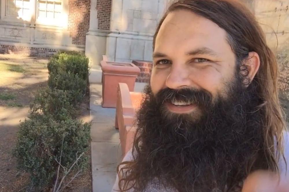 NEVEROVATNA IDEJA ZA BIZNIS: Zarađuje VIŠE od 3.000 dinara NA SAT, a nećete verovati čime se bavi! (VIDEO)