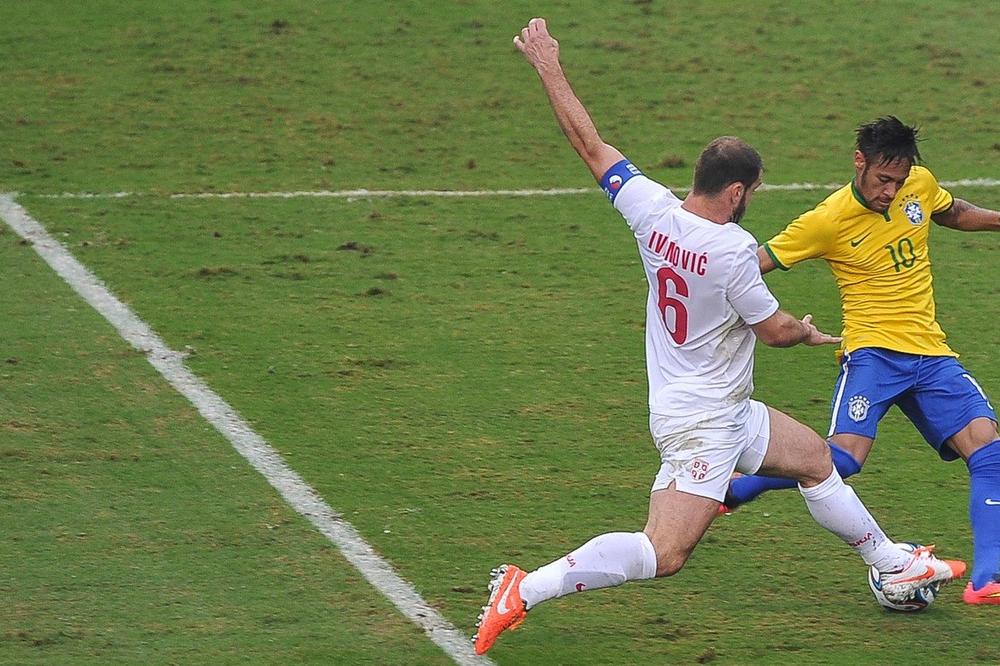 PROPUŠTA MUNDIJAL?! Teška povreda zgloba fudbalera Mančester junajteda! (FOTO)