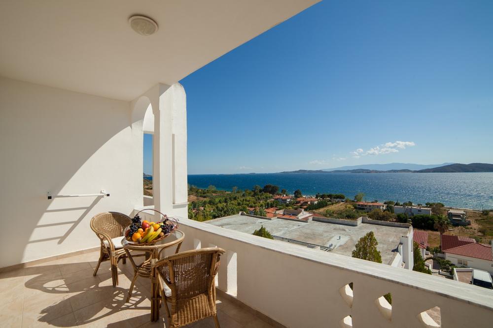 Alexandros Place Hotel  