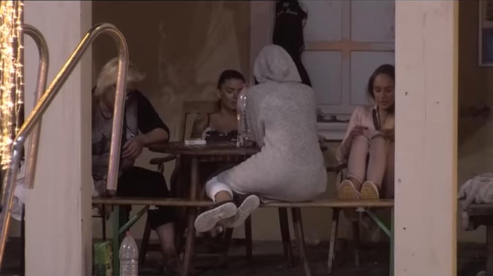 Luna je nakon svađe ogovarala Slobu sa cimerkama  