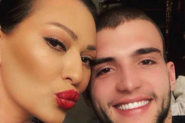 KOLIKO SE SVE PROMENILO ZA 6 GODINA: Pogledajte kako je izgledala Ceca sa Veljkom na pomenu Arkanu 2015! (FOTO)