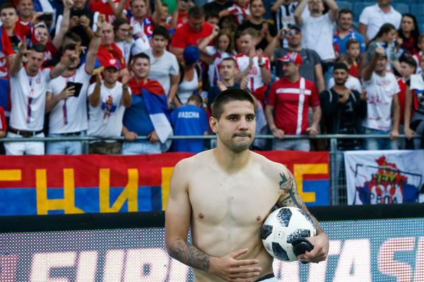 MITAR PONEO LOPTU KUĆI: Posle het-trika u reprezentaciji ovo su mu bile prve reči! (FOTO)