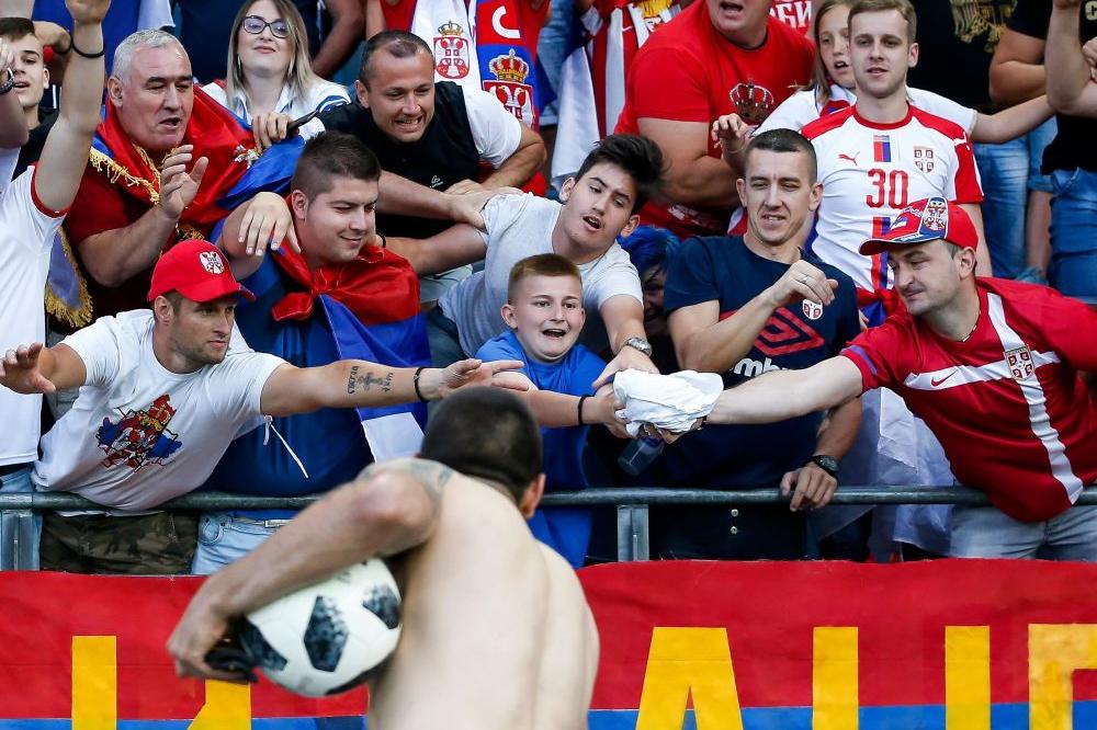 DEŽURNI KRIVCI! FIFA kaznila Srbiju zbog navijanja protiv Kostarike!