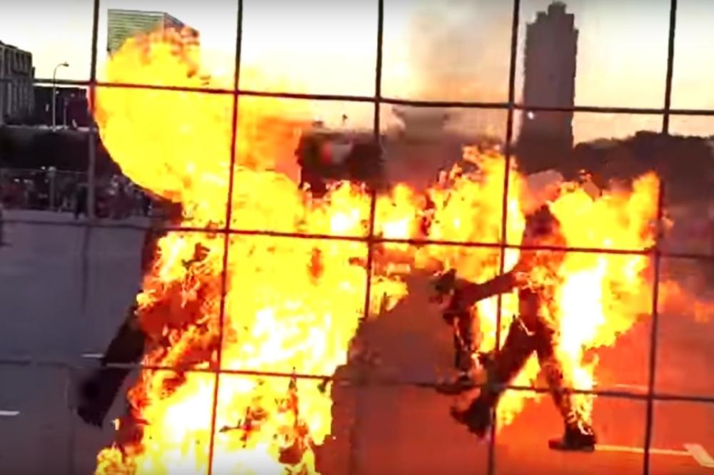 32 OSOBE SE ISTOVREMENO ZAPALILE: U Južnoj Africi PAKLENE SCENE (UZNEMIRUJUĆ VIDEO)