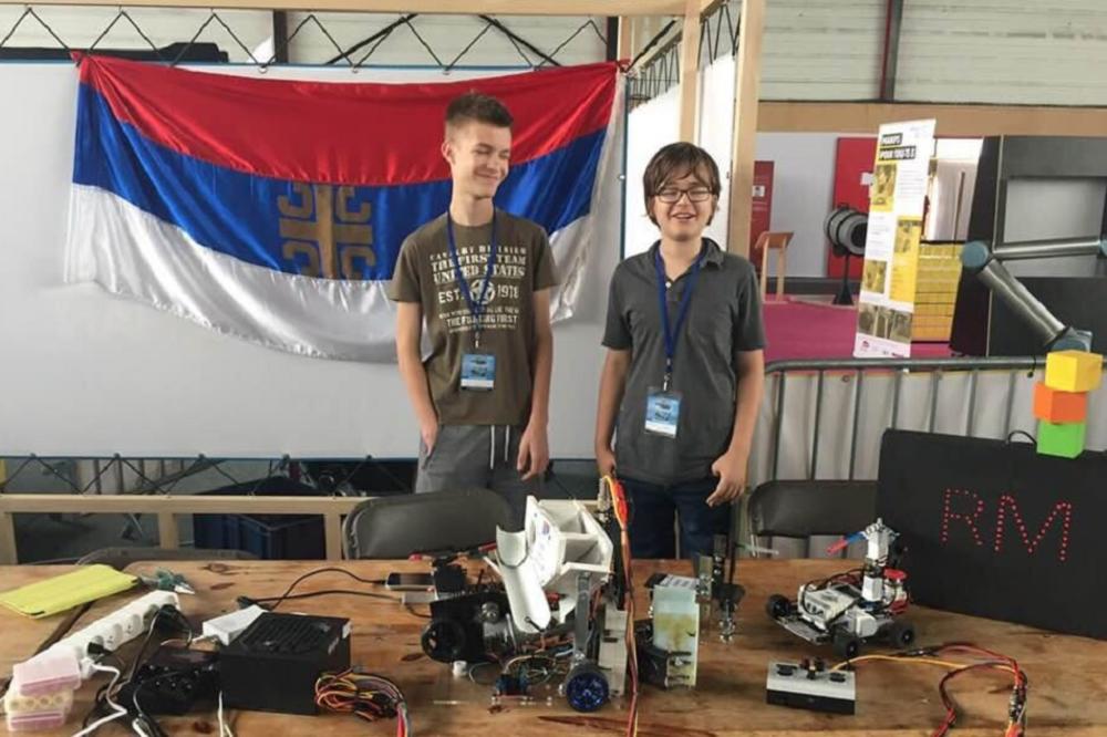 OVI MALIŠANI SU PONOS SRBIJE! Konstantin i Aleksa su srpski osnovci koji su osvojili NAGRADU na prvenstvu u ROBOTICI (FOTO)