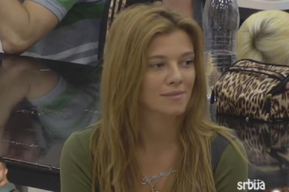 PRORADILE EMOCIJE U SITNE SATE: Kija poslala POTRESNU LJUBAVNU PORUKU, nikom nije jasno KOME I ZAŠTO?! (FOTO)