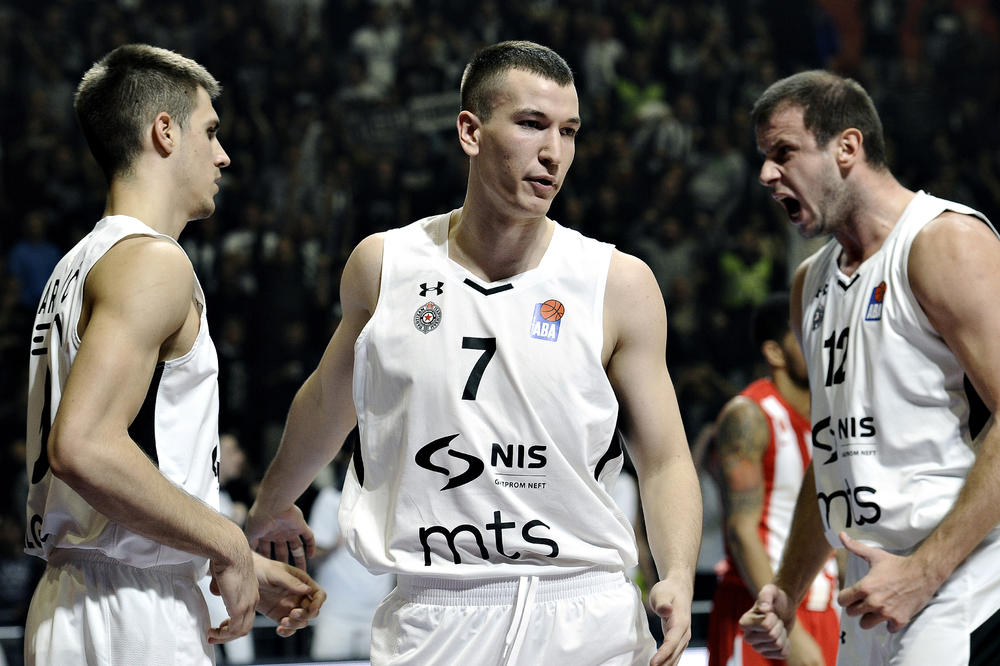 POTPISAO: Aleksandar Aranitović stavio paraf!