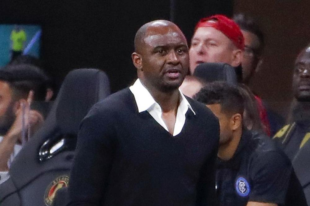 Đenova smenila Patrika Vijeru, a nedavno mu dala novi ugovor na dve godine (Foto)