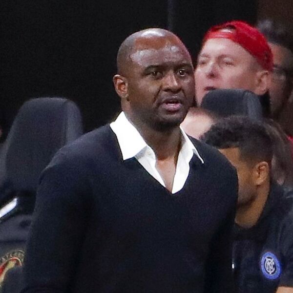 Đenova smenila Patrika Vijeru, a nedavno mu dala novi ugovor na dve godine (Foto)