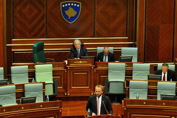 TUČA POLITIČARA: Pobili se dvojica kandidata za poslanike u Skupštini Kosova posle TV emisije!