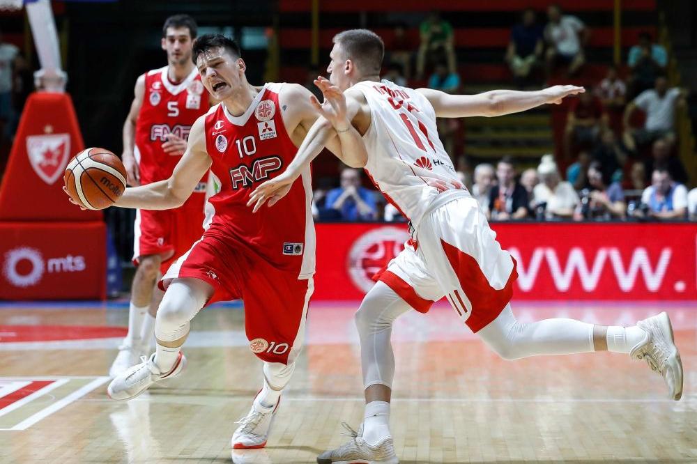 BAŠ ZATO GA JE ZVEZDA DOVELA: Nemanja Nenadić postigao koš sa pola terena!