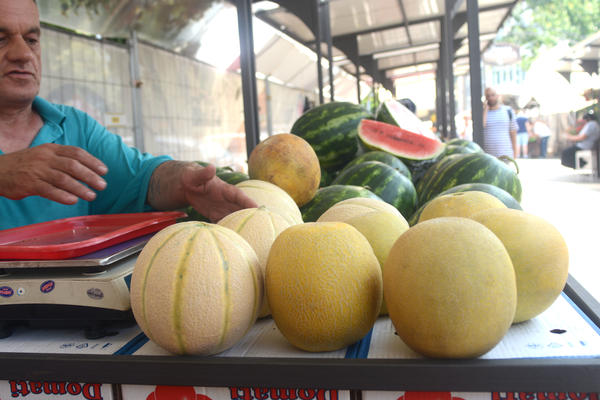 Kilogram dinje 180 dinara, a evo koliko je lubenica: Uskoro će i pojeftiniti - domaće upravo stigle