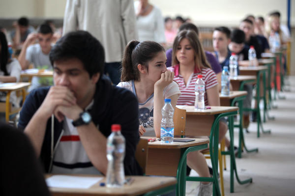 SUTRA TEST IZ MATEMATIKE: U Pčinjskom okrugu malu maturu polaže 1.911, a u Vranju 791 učenik