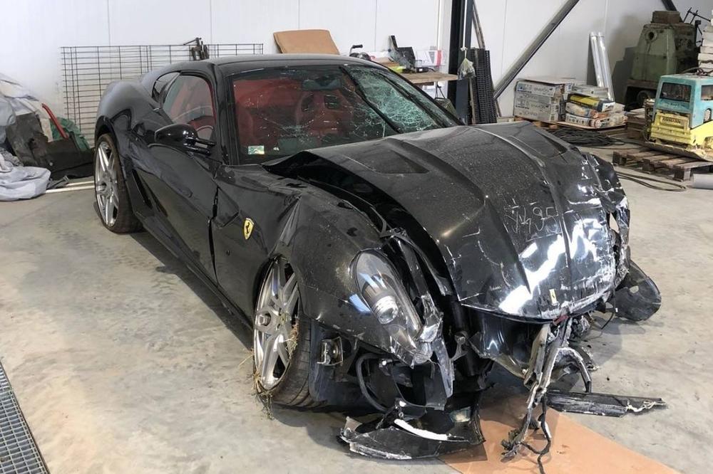 SLUPAO FERARI KOJI VOZI I RONALDO: Skrcao je najskuplji polovni auto u Srbiji, a EVO ZA KOLIKO GA SADA PRODAJE! (FOTO)