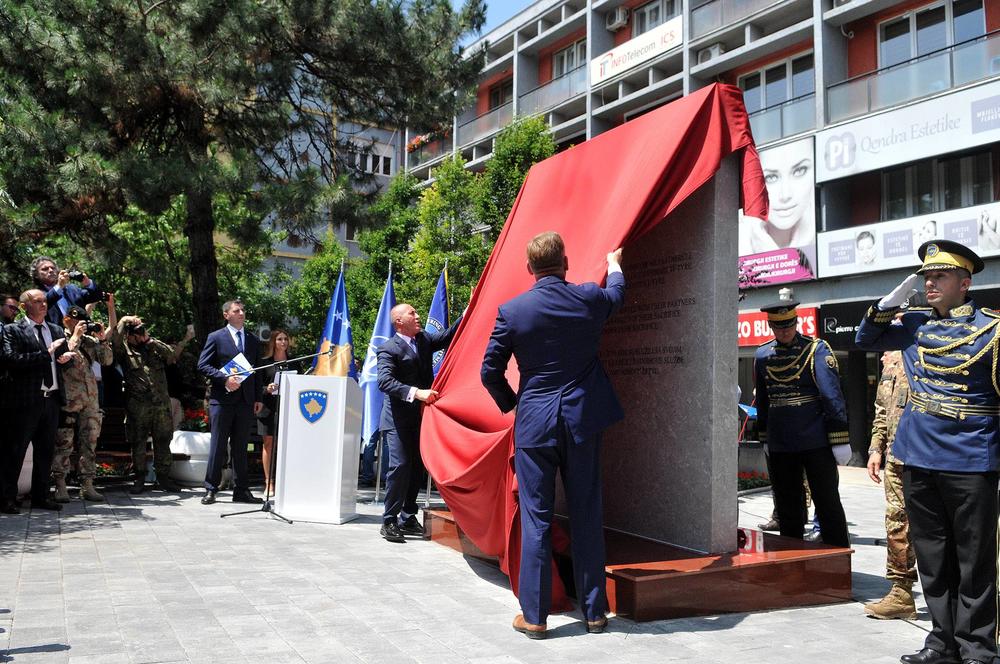 Bruka nasred Prištine  