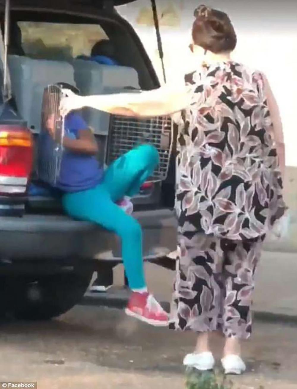 Šta sa ovom ženom nije u redu?!   