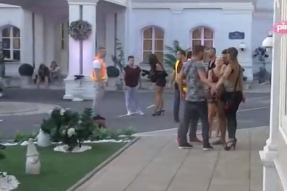 NEVIĐENA TUČA U ZADRUZI IZMEĐU MARKA I DVE ZADRUGARKE: Letele stolice, pale teške uvrede i HVATANJE ZA GUŠU (VIDEO)