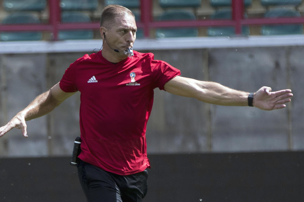 KOD NJEGA NEMA GLUME NA TERENU! Poznato ko sudi na otvaranju Mundijala! (FOTO)