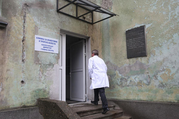 NE ZNAM DA LI ĆU PREŽIVETI PAKAO, MOLIM VAS KONTAKTIRAJTE LJUDE DA NAM POMOGNU: Oglasila se vlasnica doma za stare!