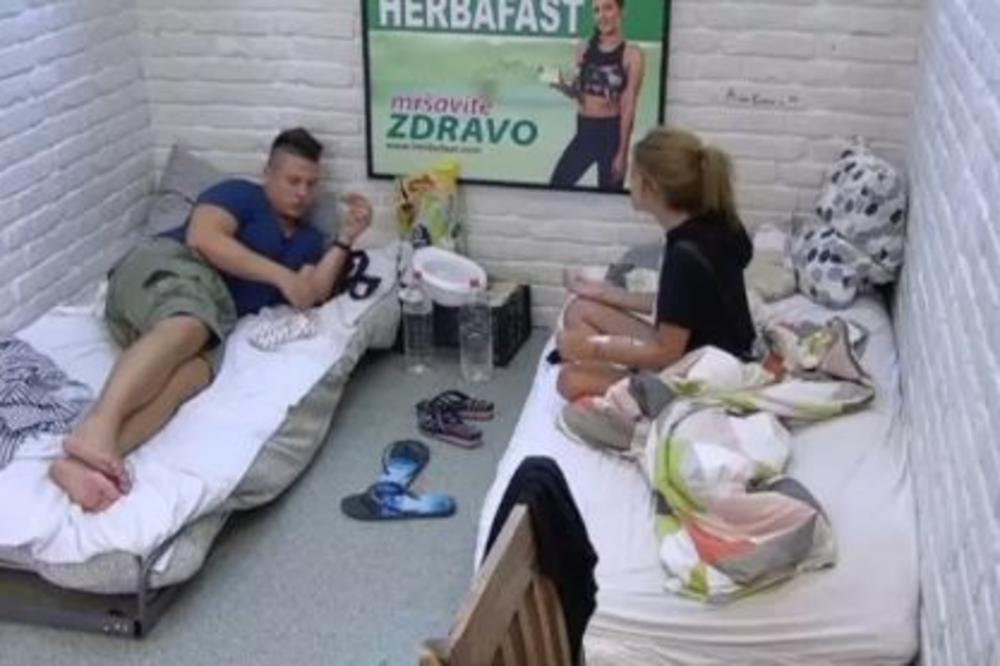 RECI JOJ DA NOSI GAĆE, NIJE HIGIJENSKI: Kija zgrožena ONIM ŠTO JE VIDELA ISPOD Luninog ŠORTSA! (VIDEO)