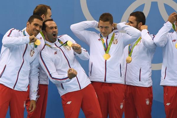 VATERPOLISTI UHVAĆENI NA DELU! Iz kafane pravo na trening, legenda bez dlake na jeziku!