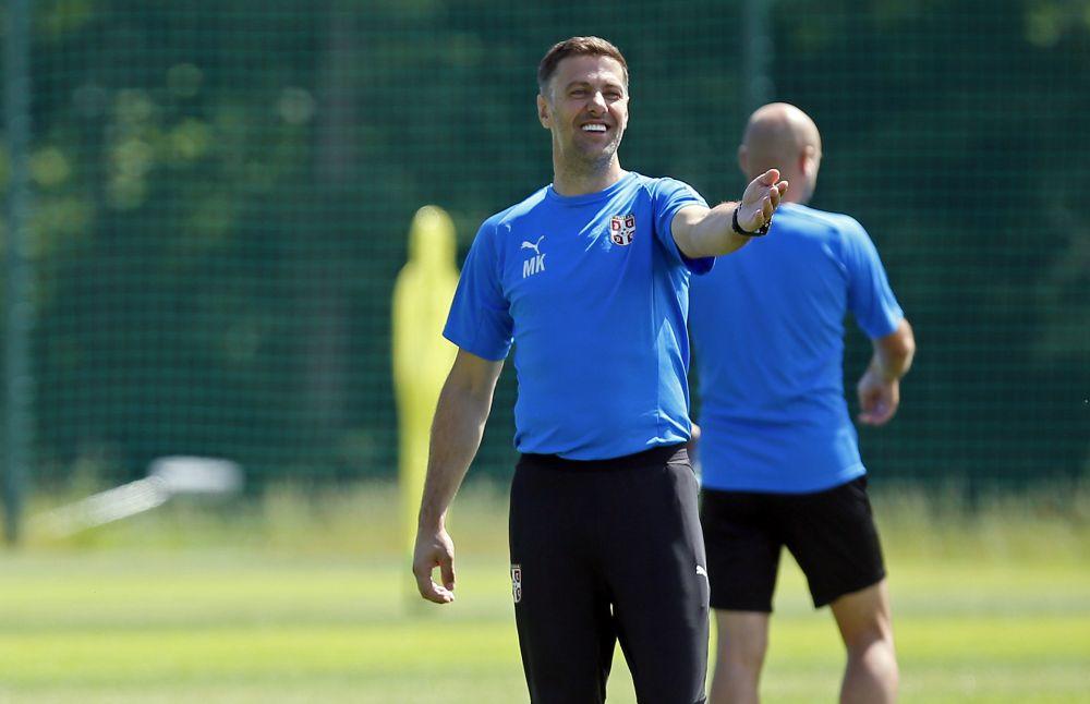 Švajcarski novinar je raznim pitanjima i potpitanjima pokušao da isprovocira srpskog selektora  