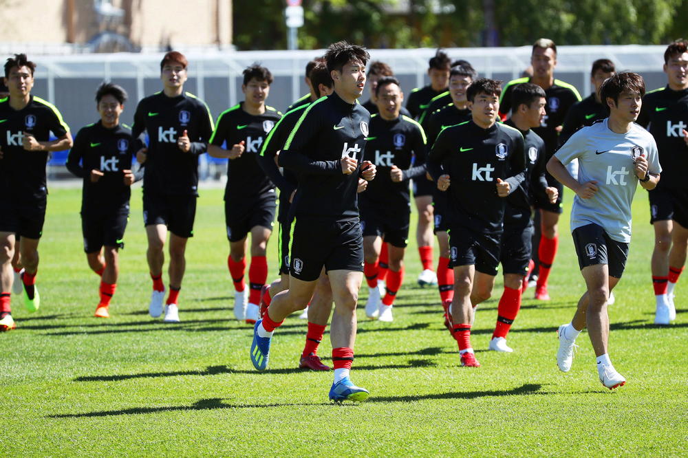 APSOLUTNI HIT MUNDIJALA! Korejanci promenili brojeve na dresovima jer Evropljani ne razaznaju kosooke igrače! (FOTO)