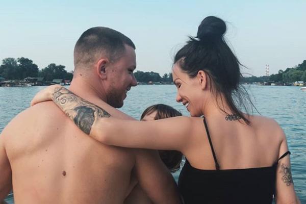 PONOSNI TATA: Relja Popović objavio fotografiju sa Nikolijom i ćerkom Reom, a komentarom oduševio sve (FOTO)