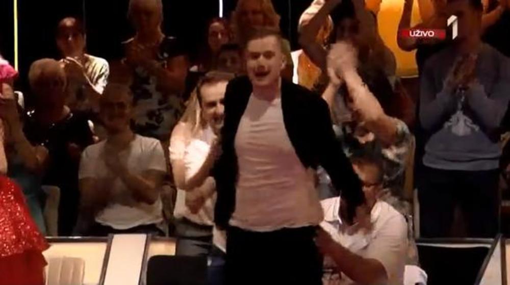 Dobio je dve pesme, trofej, auto i spot  