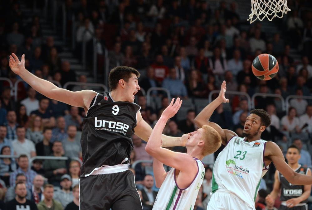 Luka Mitrović je operisao koleno  