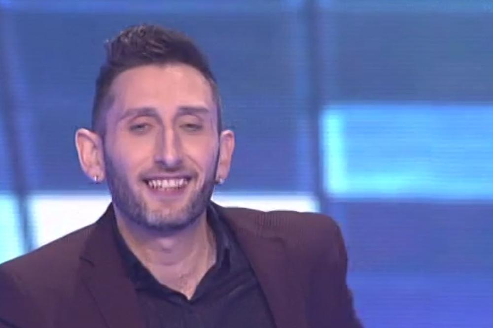 DA LI SE SEĆATE RASPEVANOG PUMPADŽIJE IZ PGS? Sada je došao do finala Zvezda Granda, a niko ne zna da je bio SVEDOK MASAKRA u Žitištu!