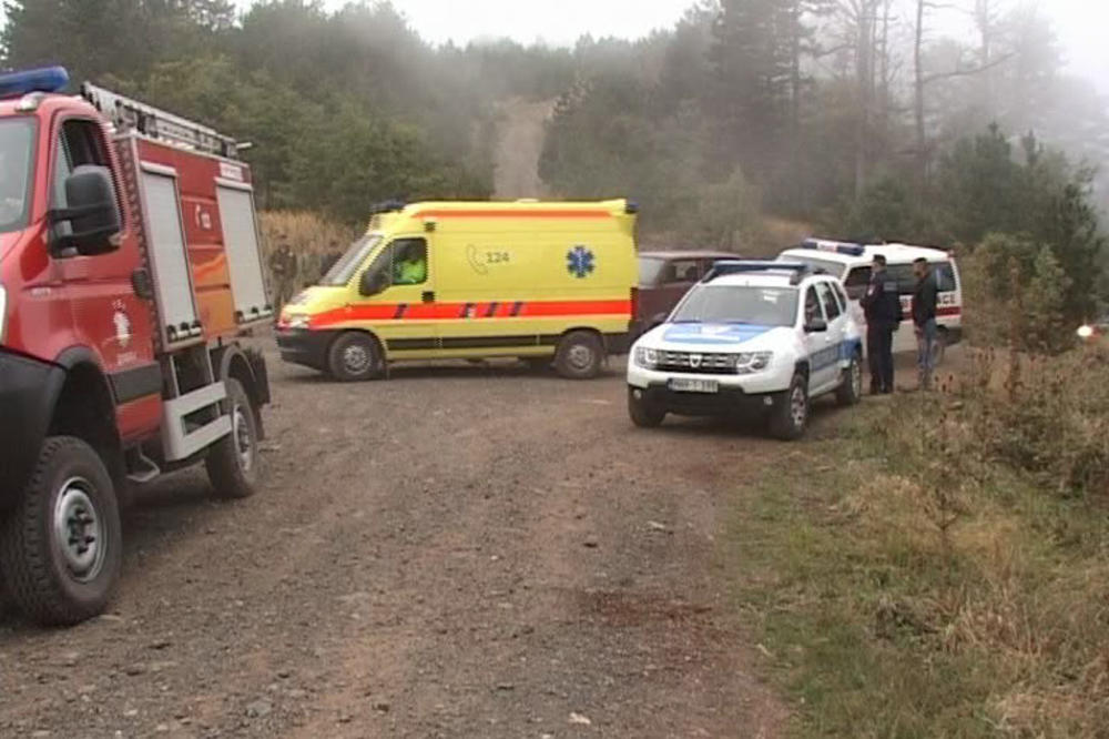 TEŠKA NESREĆA KOD FOČE: Kombi sleteo u kanjon Bistrice, vozač poginuo, četiri osobe povređene!