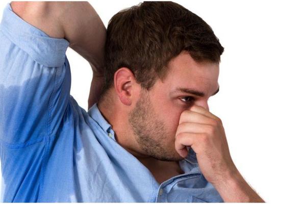 MUČE VAS NEPRIJATNI MIRISI? Kako da povratite samopouzdanje zbog prekomernog znojenja